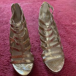 Lightly worn Jessica Simpson Gold heels